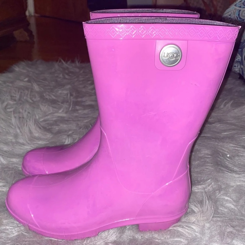 Ugg rain boots